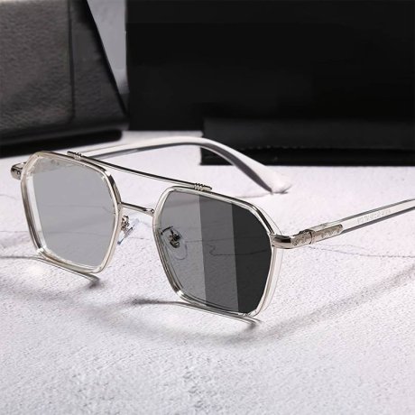 Photochromic Graded Glasses | House Tech